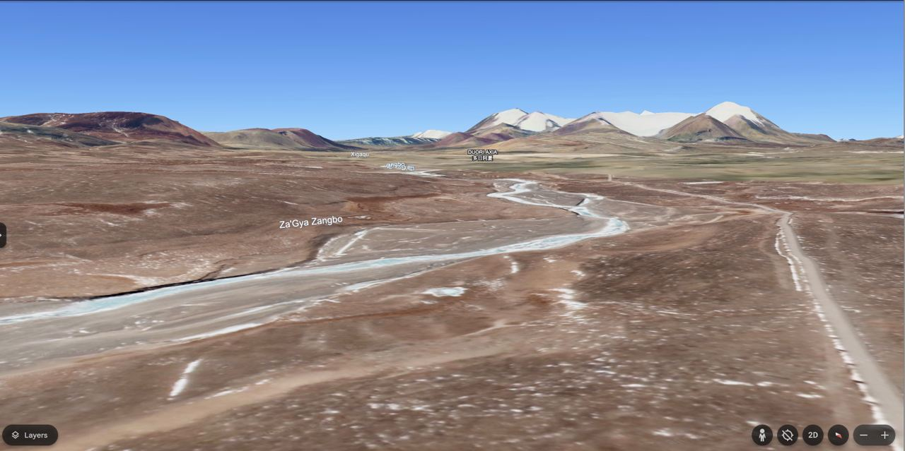 Снимок экрана с сайта Google Earth с места стоянки экспедиции перед перевалом Тангла